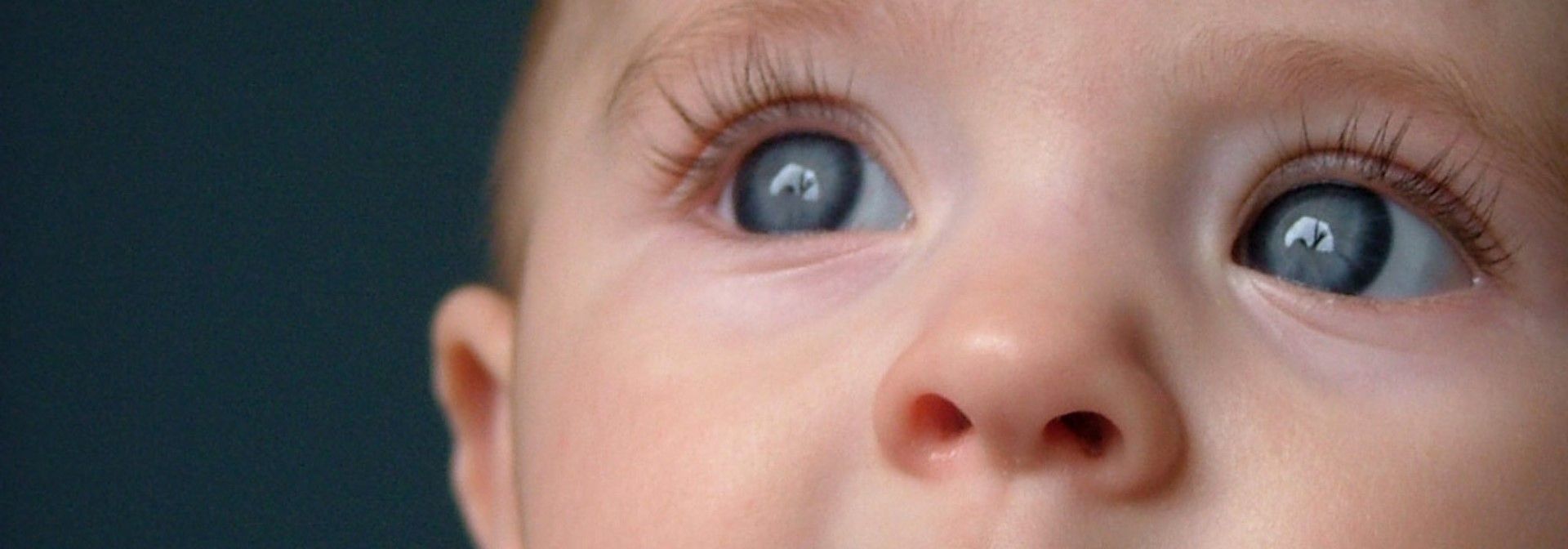 Ребенок год хрюкает носом. Заложен нос у новорожденного. Забитый нос у новорожденного 3 месяца. Что делать если у ребенка заложен нос новорожденному. Ребенок 6 лет хрюкает носом а соплей нет.