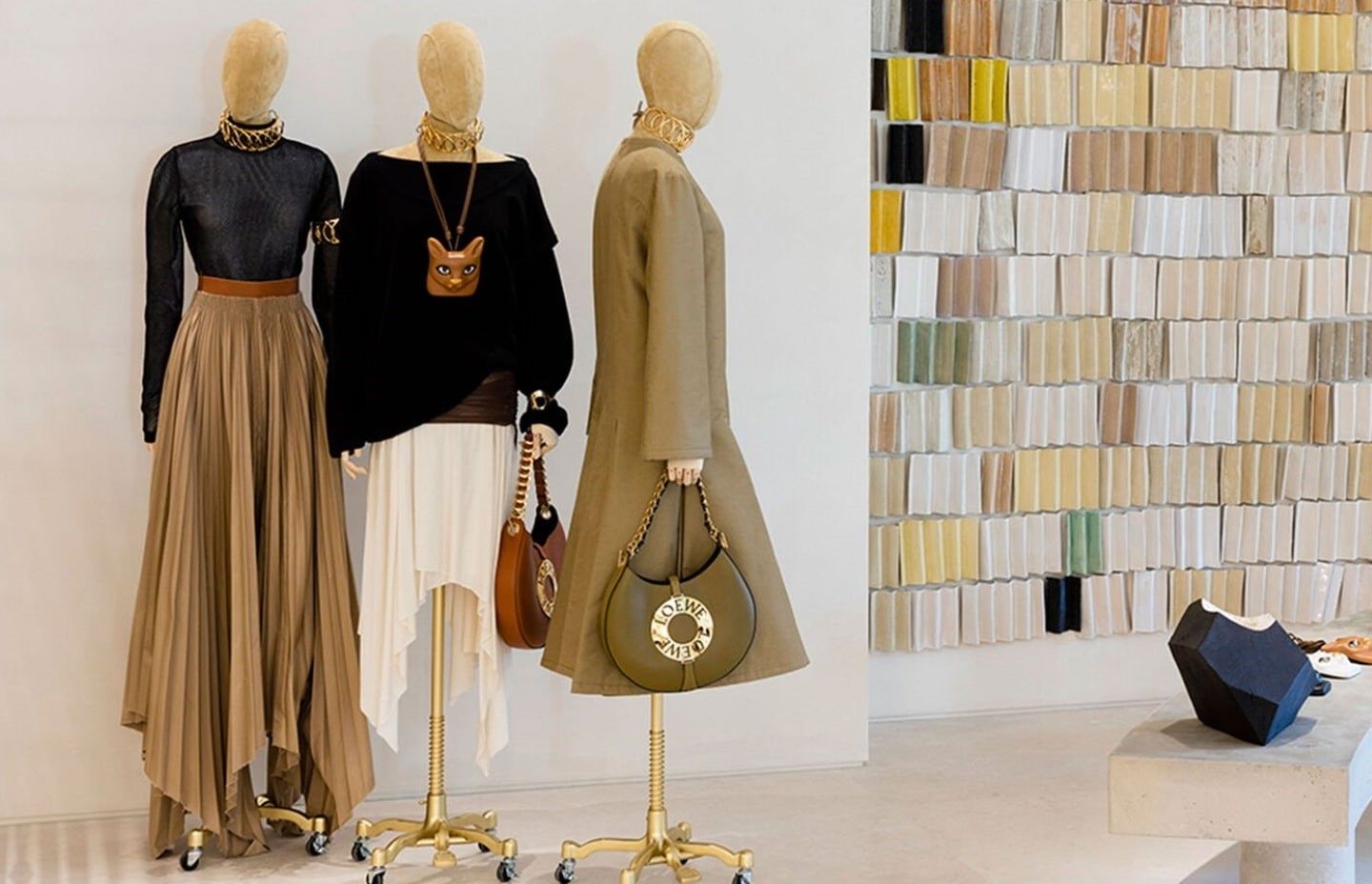 Loewe, accessories, ready-to-wear - Fashion & Leather Goods – LVMH